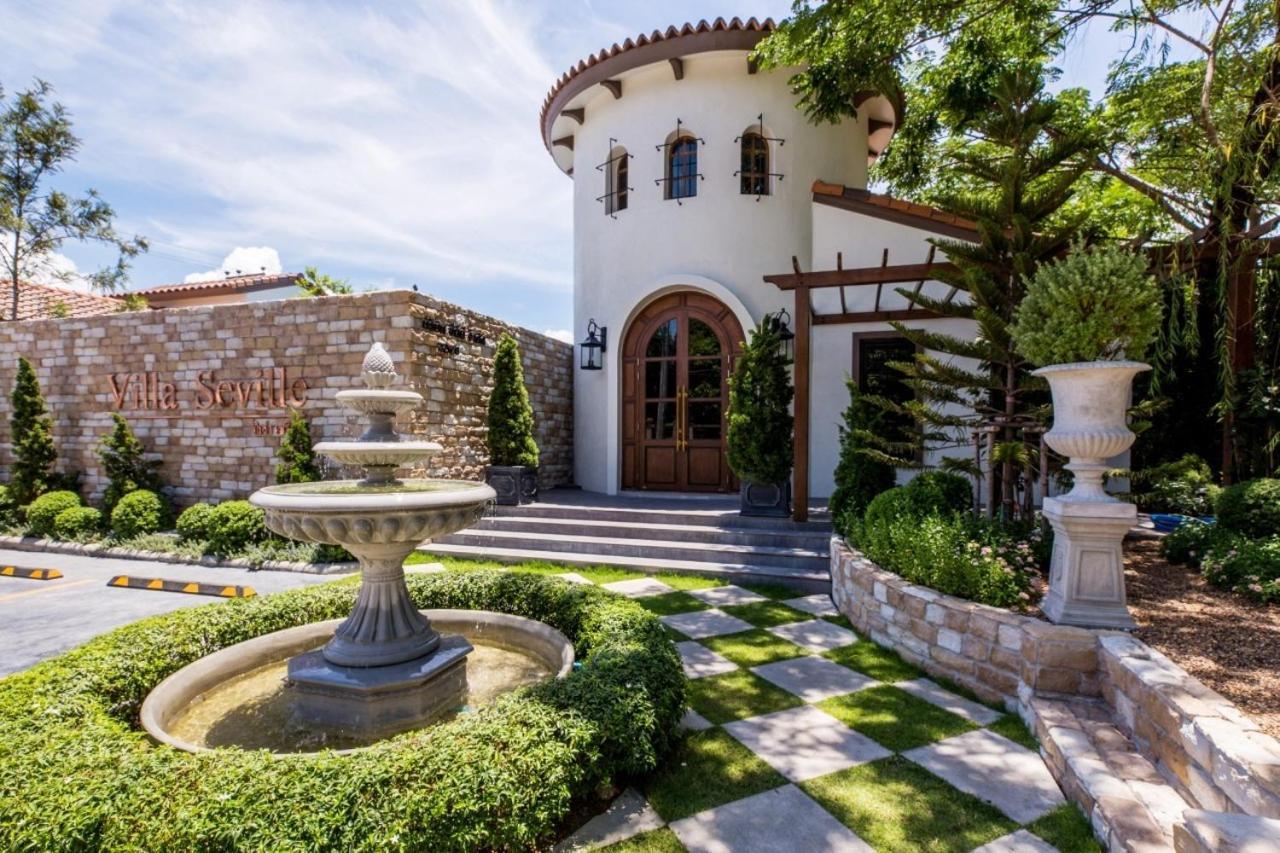 Villa Seville Hua Hin Bagian luar foto