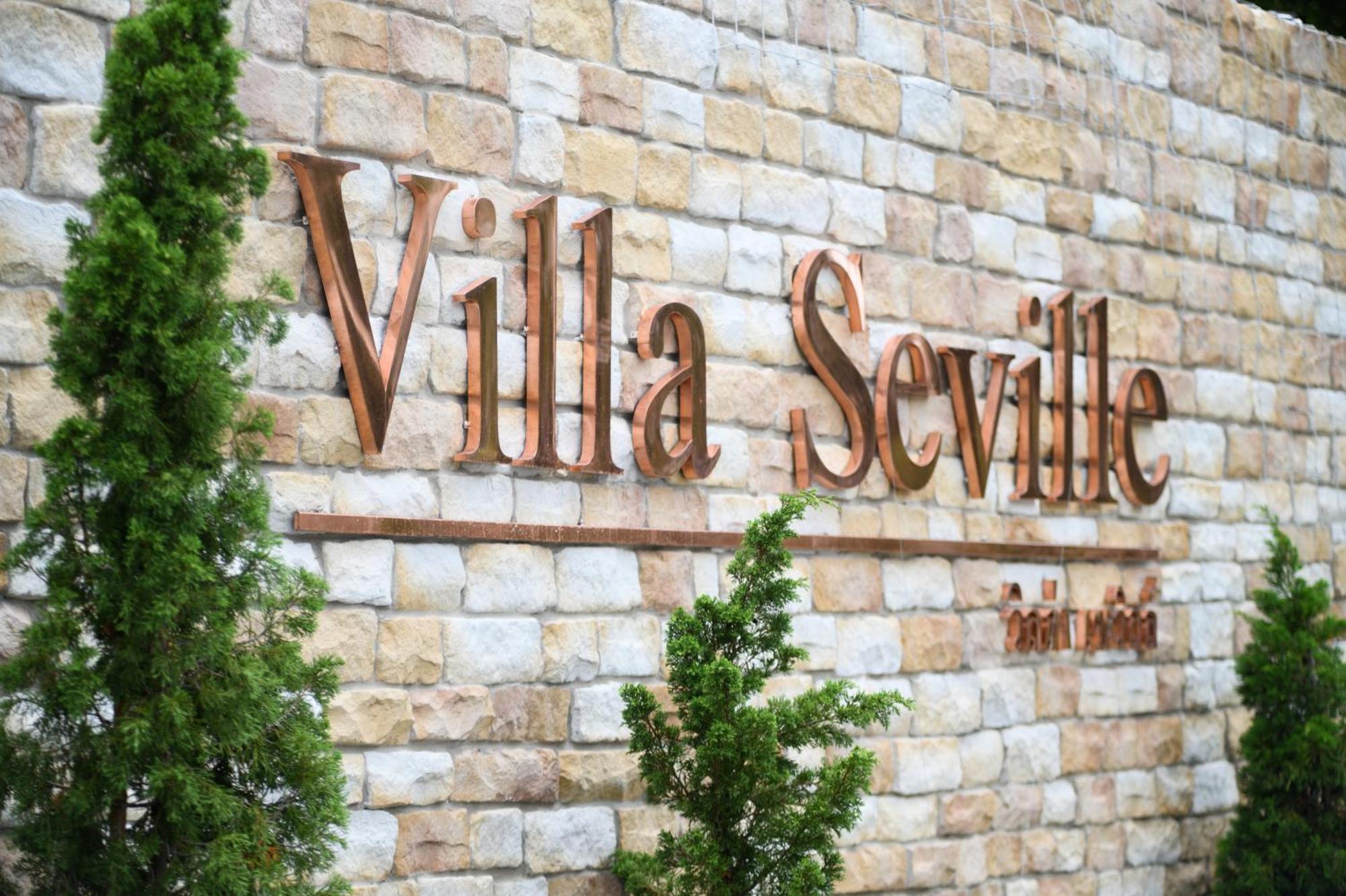 Villa Seville Hua Hin Bagian luar foto